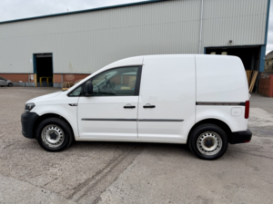 2018 Volkswagen Caddy 2.0 Tdi C20 Bluemotion Tech Startline in White — image 4