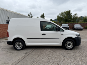 2018 Volkswagen Caddy 2.0 Tdi C20 Bluemotion Tech Startline in White — image 5