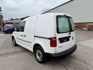 2018 Volkswagen Caddy 2.0 Tdi C20 Bluemotion Tech Startline in White — image 6