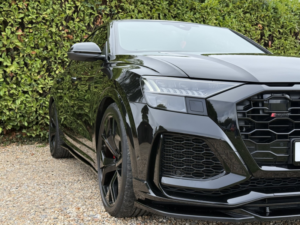 2023 Audi Rsq8 4.0 Tfsi V8 Vorsprung in Black — image 5