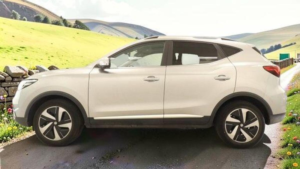2023 MG MG Zs 72.6kwh Trophy Connect Long Range Auto 5dr in Silver — image 4