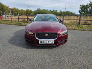 2015 Jaguar Xe 2.0 Gtdi Prestige Auto Euro 6 (s/s) 4dr in Red — image 3