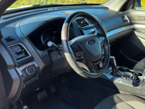 2017 Ford Explorer 3.5 V6 Xlt Automatic in White — image 2