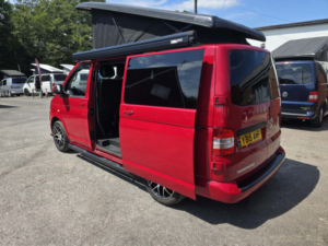 2015 Volkswagen Transporter 2.0 Tdi T28 Trendline in Red — image 3