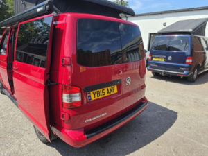 2015 Volkswagen Transporter 2.0 Tdi T28 Trendline in Red — image 4