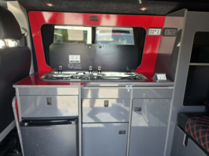 2015 Volkswagen Transporter 2.0 Tdi T28 Trendline in Red — image 6