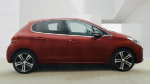 2017 Peugeot 208 1.2 Puretech Gt Line in Red — image 5