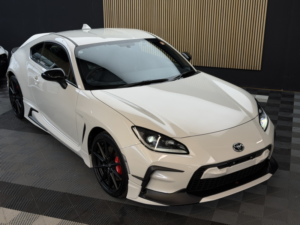2025 Toyota Gr86 2.4 Boxer D-4s in White — image 3