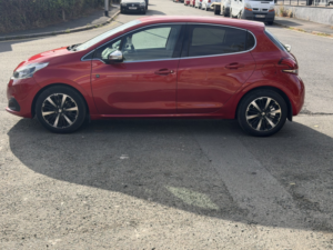2018 Peugeot 208 1.2 Puretech Tech Edition in Red — image 2