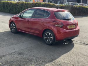 2018 Peugeot 208 1.2 Puretech Tech Edition in Red — image 4