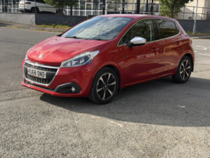 2018 Peugeot 208 1.2 Puretech Tech Edition in Red — image 5