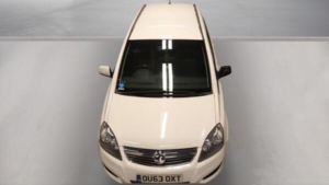2013 Vauxhall Zafira 1.6 16v Exclusiv Euro 5 5dr in White — image 3