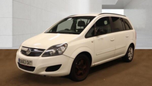 2013 Vauxhall Zafira 1.6 16v Exclusiv Euro 5 5dr in White — image 4
