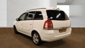 2013 Vauxhall Zafira 1.6 16v Exclusiv Euro 5 5dr in White — image 5
