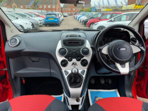 2015 Ford Ka 1.2 Zetec Euro 5 (s/s) 3dr in Red — image 2