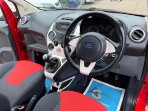 2015 Ford Ka 1.2 Zetec Euro 5 (s/s) 3dr in Red — image 3