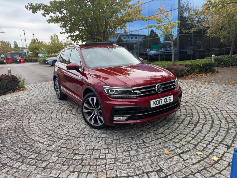 2017 Volkswagen Tiguan 2.0 Tdi Bluemotion Tech R-Line DSG 4motion Euro 6 (s/s) 5dr in Red — image 1