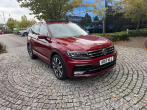 2017 Volkswagen Tiguan 2.0 Tdi Bluemotion Tech R-Line DSG 4motion Euro 6 (s/s) 5dr in Red — image 5