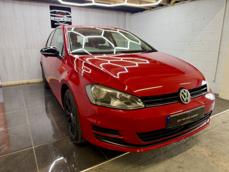 2013 Volkswagen Golf 1.4 Tsi Bluemotion Tech Se in Red — image 1