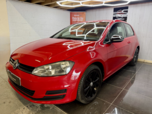 2013 Volkswagen Golf 1.4 Tsi Bluemotion Tech Se in Red — image 5