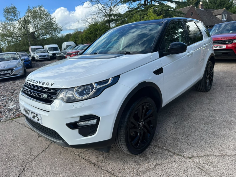 2017 Land Rover Discovery Sport 2.0 Td4 Hse Black in White — image 1