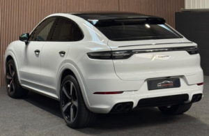 2022 Porsche Cayenne 3.0t V6 Tiptronics 4WD Euro 6 (s/s) 5dr in White — image 2