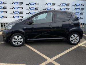 2012 Toyota Aygo 1.0 Vvt-I Fire Hatchback 5dr Petrol Manual Euro 5 (67 Ps) in Black — image 6