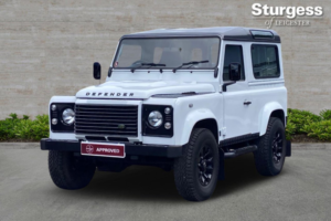 2015 Land Rover Defender 90 2.2 Tdci Xs Station Wagon 4WD Swb Euro 5 3dr in White — image 3