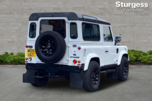 2015 Land Rover Defender 90 2.2 Tdci Xs Station Wagon 4WD Swb Euro 5 3dr in White — image 6