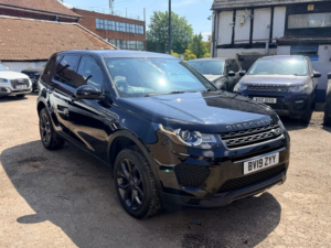 2019 Land Rover Discovery Sport Td4 Landmark in Black — image 3