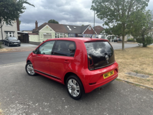 2017 Volkswagen Up! 1.0 Up! Beats in Red — image 6