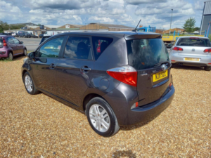 2011 Toyota Verso S 1.33 Dual Vvt-I T Spirit Euro 5 5dr in Grey — image 5