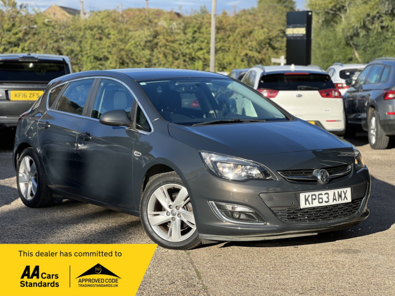 2013 Vauxhall Astra 1.6 16v Sri in Grey — image 1