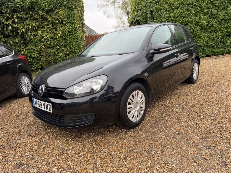 2009 Volkswagen Golf 1.6 Tdi S in Black — image 1
