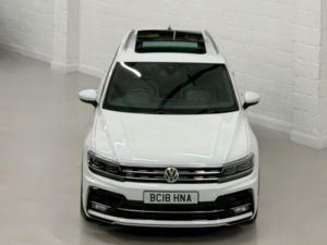 2018 Volkswagen Tiguan 2.0 Tdi R-Line in White — image 2