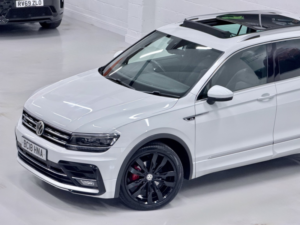 2018 Volkswagen Tiguan 2.0 Tdi R-Line in White — image 4