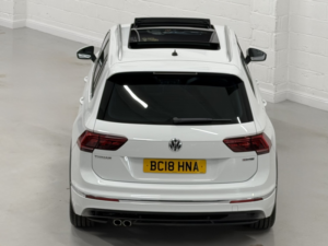2018 Volkswagen Tiguan 2.0 Tdi R-Line in White — image 5