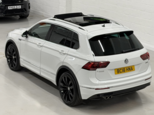 2018 Volkswagen Tiguan 2.0 Tdi R-Line in White — image 6