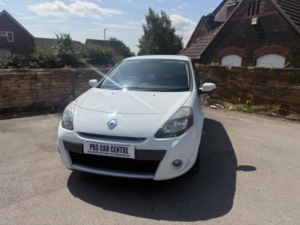 2011 Renault Clio 1.2 I-Music Euro 5 5dr in White — image 5