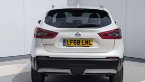 2018 Nissan Qashqai 1.3 Dig-T Tekna Euro 6 (s/s) 5dr in White — image 5