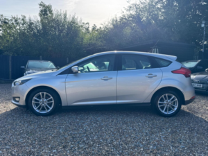2014 Ford Focus 1.6 Tdci Zetec Euro 5 (s/s) 5dr in Silver — image 4