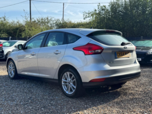 2014 Ford Focus 1.6 Tdci Zetec Euro 5 (s/s) 5dr in Silver — image 5