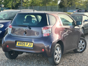 2009 Toyota Iq 1.0 Vvt-I Euro 4 3dr in Purple — image 3