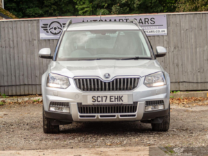 2017 Skoda Yeti 2.0 Tdi Se Business Outdoor 4WD Euro 6 (s/s) 5dr in Silver — image 3