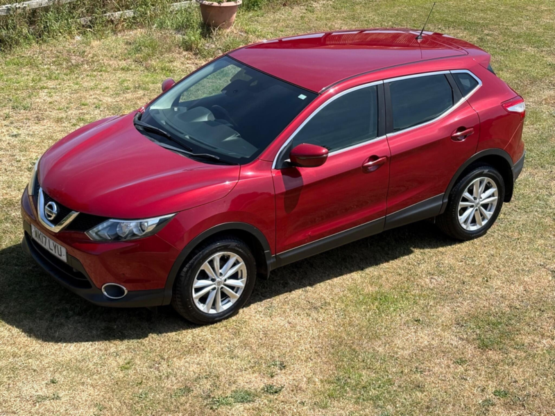 2017 Nissan Qashqai 1.5 Dci Acenta 2WD Euro 6 (s/s) 5dr in Red — image 1