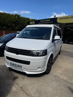 2010 Volkswagen Transporter 2.0 Tdi T28 in White — image 2