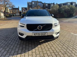 2019 Volvo Xc40 2.0 T4 R-Design Pro Auto AWD Euro 6 (s/s) 5dr in White — image 3