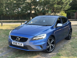 2016 Volvo V40 2.0 R-Design Pro D4 in Blue — image 2