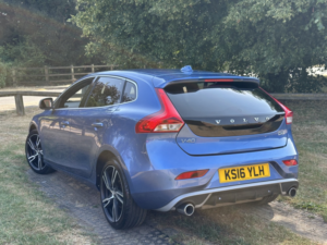 2016 Volvo V40 2.0 R-Design Pro D4 in Blue — image 3