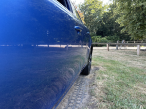2016 Volvo V40 2.0 R-Design Pro D4 in Blue — image 6